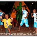 UFOの来るキャンプ場で子ども達と記念写真