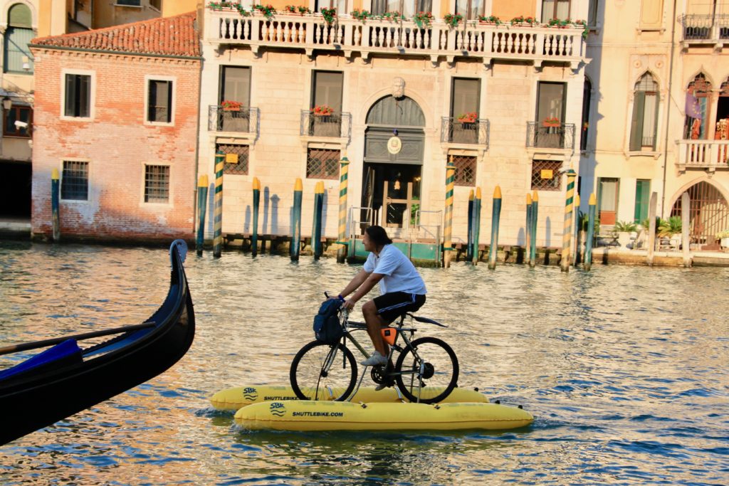 水上自転車