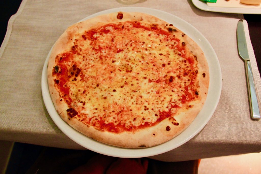 マリオットのレストランで食べたピザ