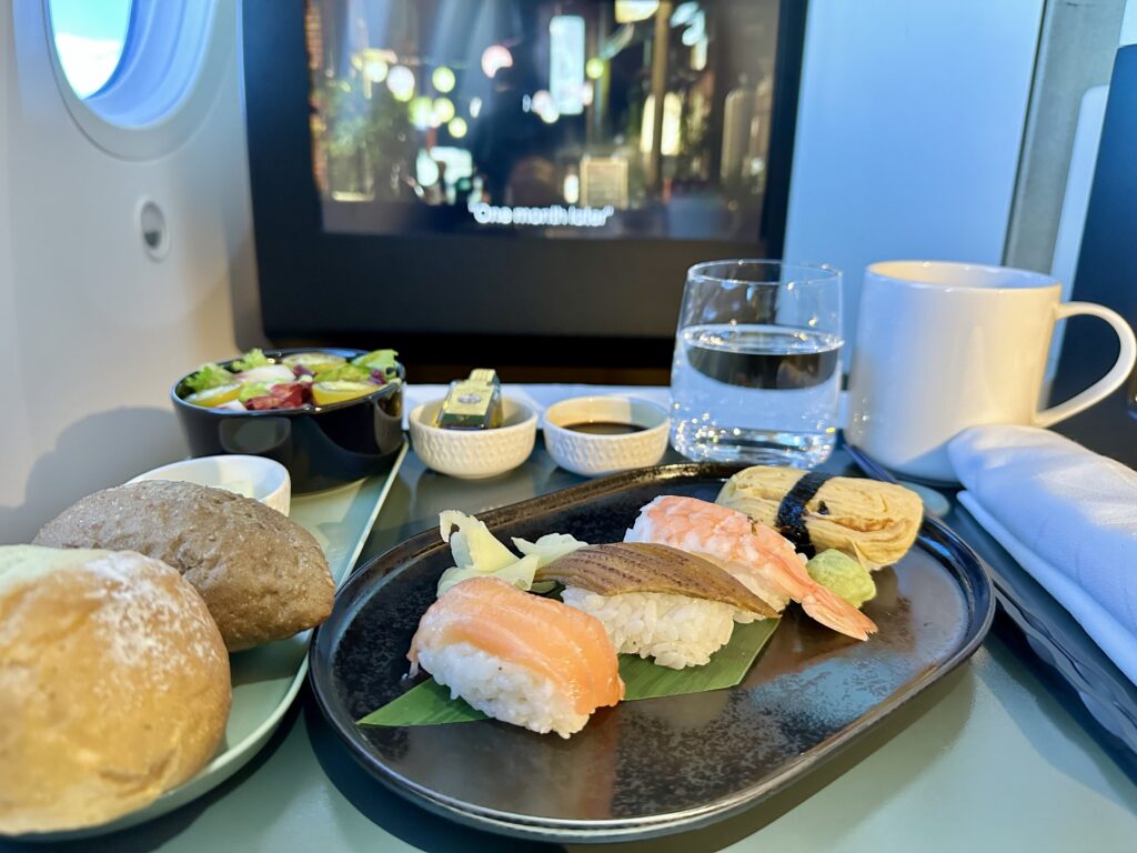 東京ーアブダビの機内食はお寿司のコース