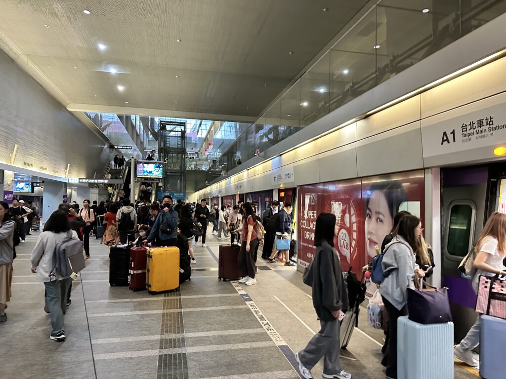 MRT空港線台北駅