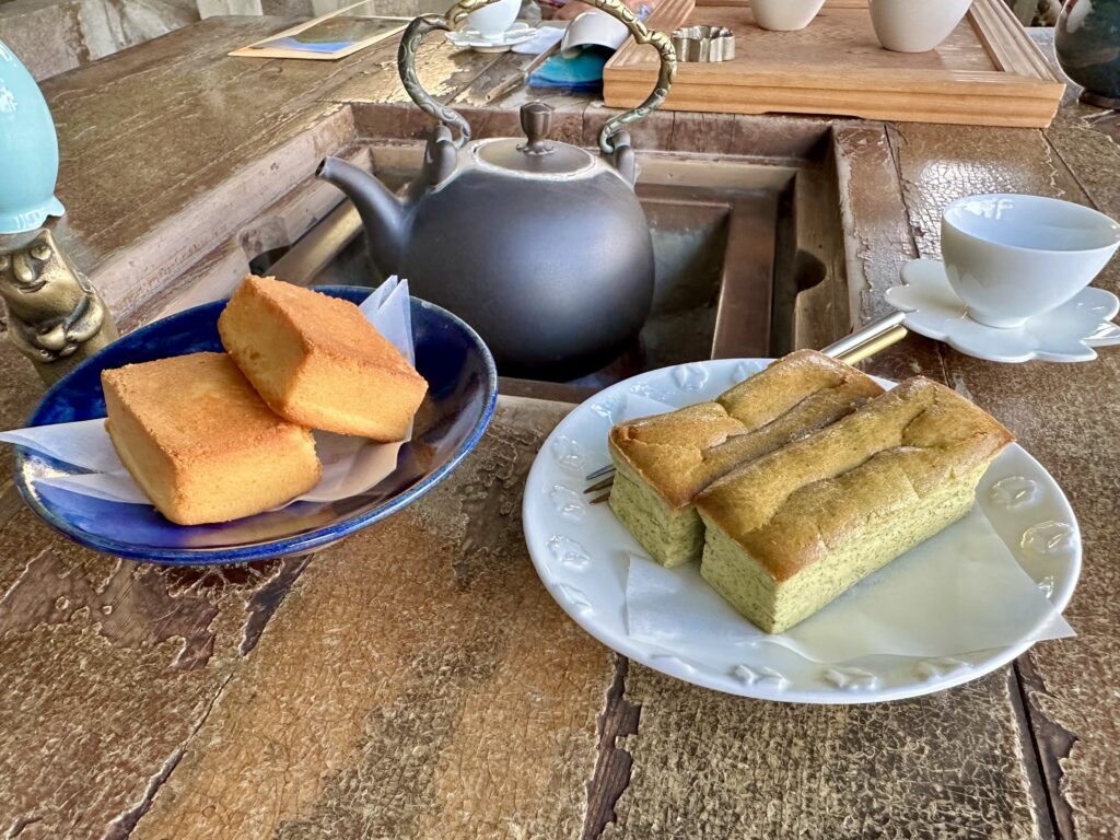 パイナップルケーキと台湾カステラ