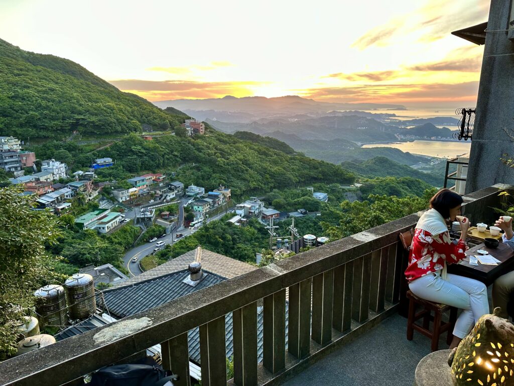 海側テラスからの景色も素晴らしい