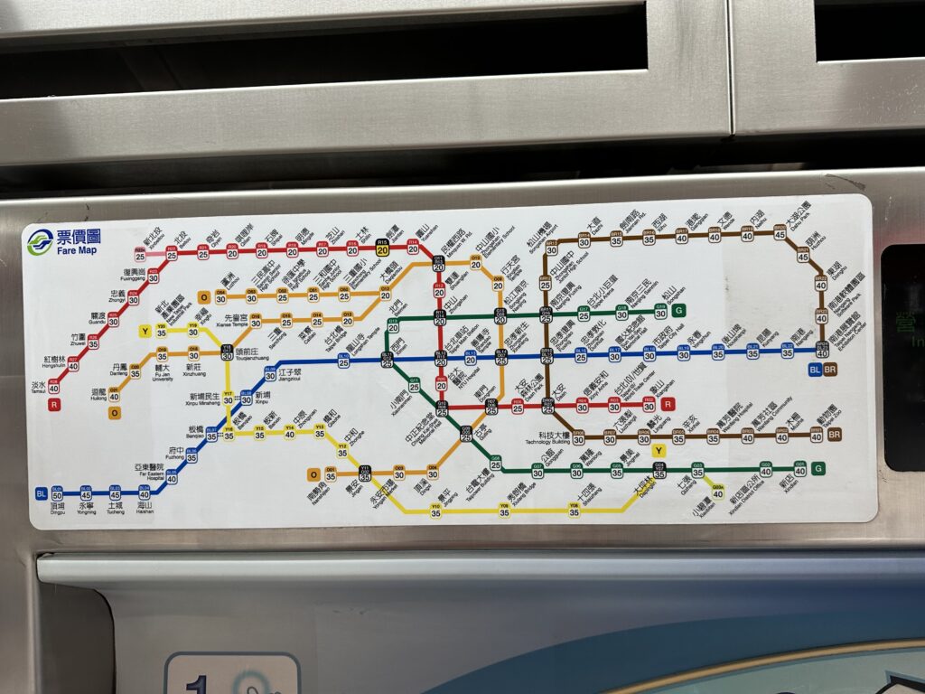 地下鉄車内の路線図