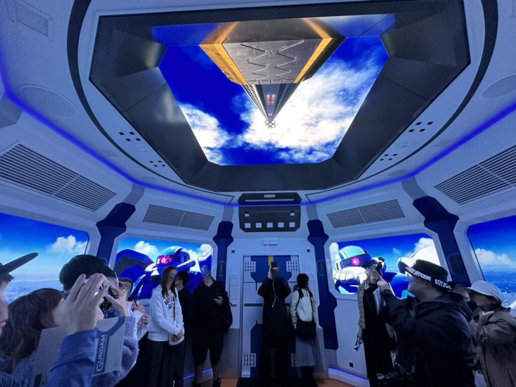軌道エレベーターで宇宙に登る体験。軌道エレベーターは2050年頃には実用化されると予想されます