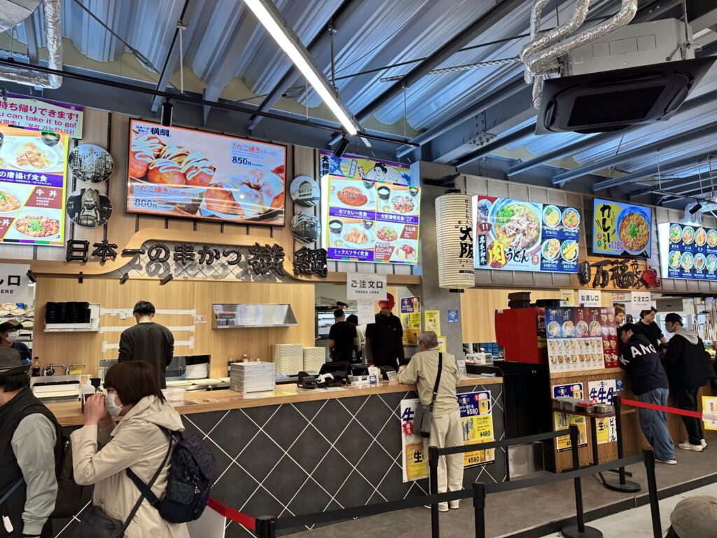 好きやねん大阪フードコート2階にある日本一の串かつ横綱のカウンター