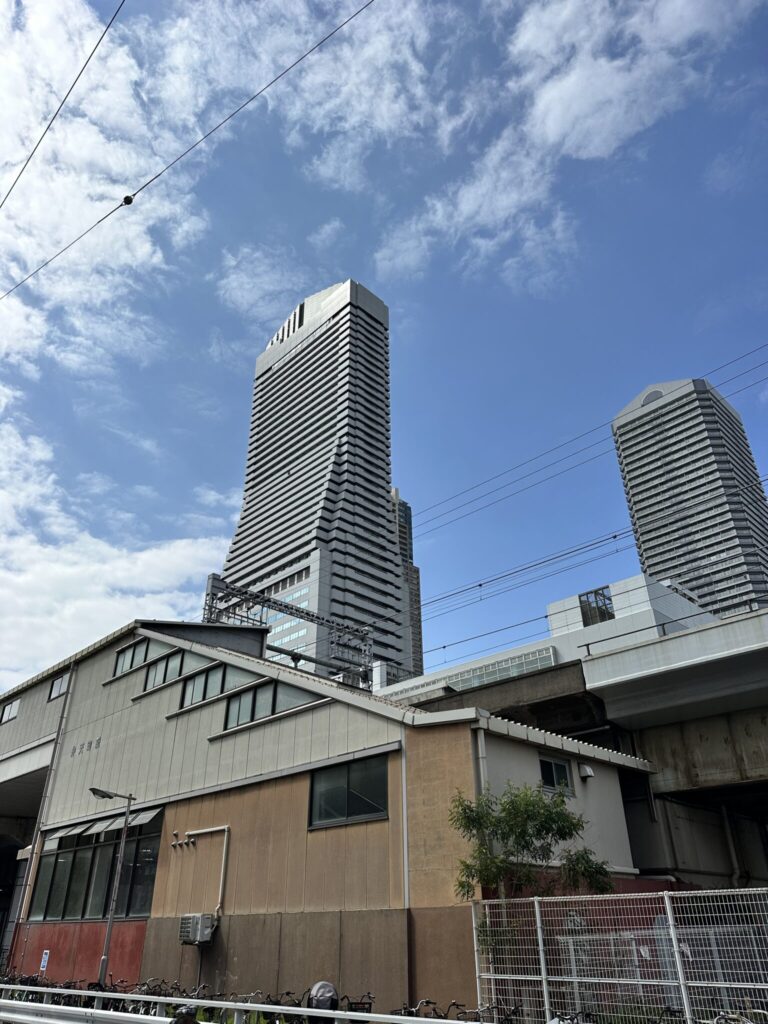 アートホテル大阪ベイタワーの外観